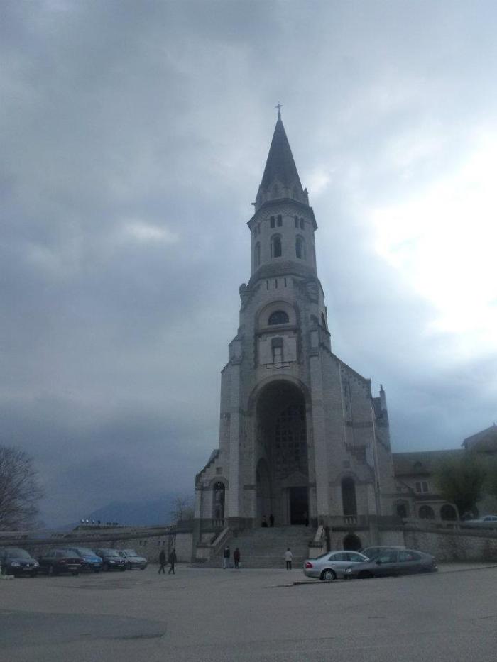 305693_218190848286085_1070837156_n