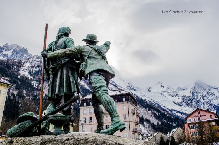 Statue du Dr. Michel Paccard et de Jaques Balmant, premiers hommes a gravir le Mont-Blanc